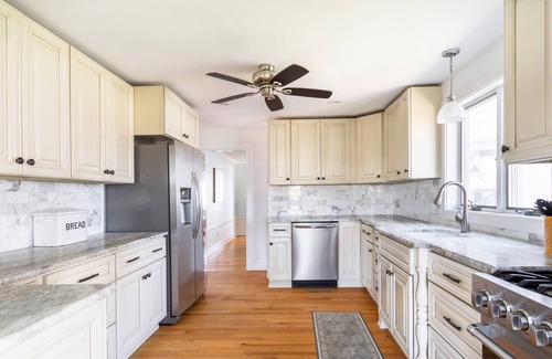 Niantic House | Direct Beach Water Front with Heated Pool
