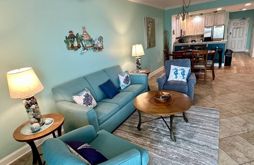 Gulf Shores Condo | Direct Gulf Front-Great View-Hot Tub-Swimthru Pool
