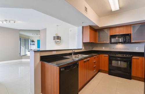 Sunny Isles Beach Condo | Direct Ocean view condo in the heart of Sunny Isles, FL