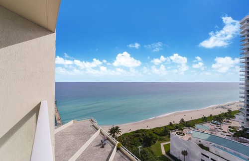 Sunny Isles Beach Condo | Direct Ocean view condo in the heart of Sunny Isles, FL