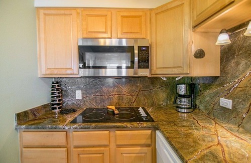 Honokowai Condo | Direct OCEANFRONT condo with AMAZING VIEWS, Near several BEACHES!