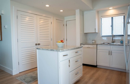 Holiday Isle Condo | Directly on the beach!