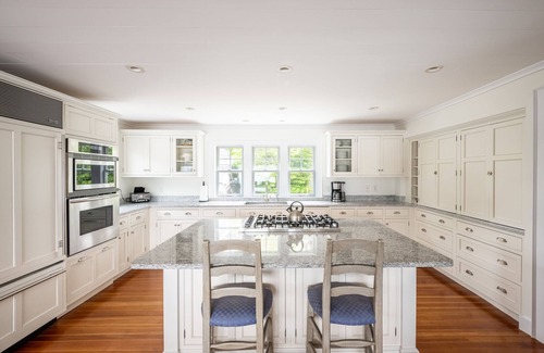 Kennebunk House | Directly on the Ocean - Luxury Waterfront Home. Steps To Mothers Beach & KBIA