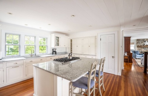 Kennebunk House | Directly on the Ocean - Luxury Waterfront Home. Steps To Mothers Beach & KBIA