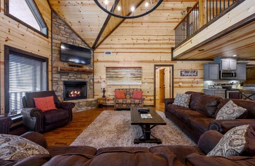 Broken Bow House | Dirt Road Mansion
