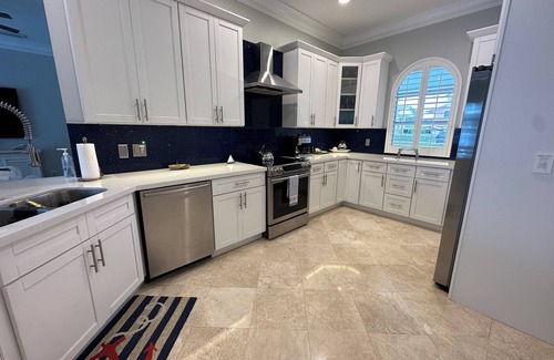 Key Largo House | Disconnect from reality & dive into Paradise at Anchor Home 🌴