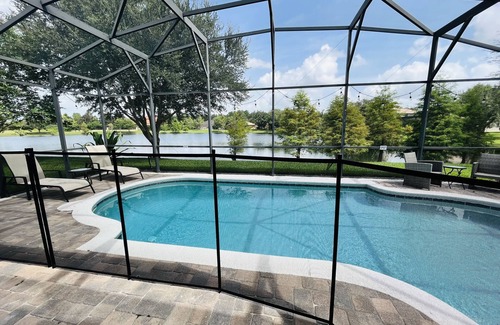 Calabria Villa | DISCOUNT! DISNEY parks Family friendly. Spacious and single level luxury home.