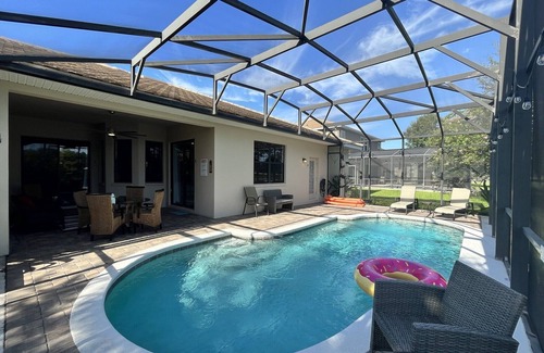 Calabria Villa | DISCOUNT! DISNEY parks Family friendly. Spacious and single level luxury home.