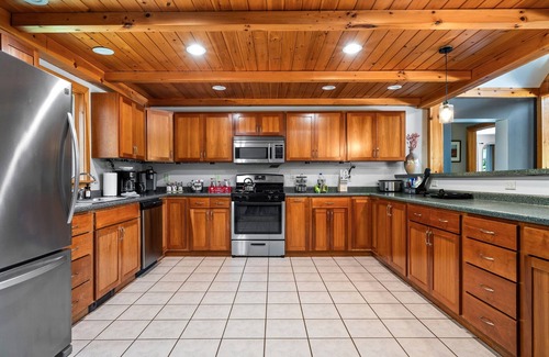 Sunday River Area Cabin | Discount! Mountain Views, Hot Tub, Pets, Game Rm