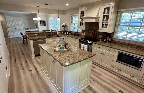 Sea Pines House | DISCOUNTED FALL RATES! Private Sea Pines Home w Large Deck. Great for couples!