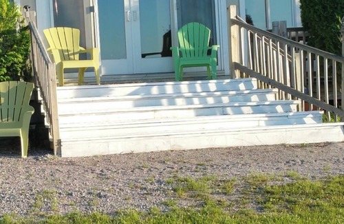 Alpena Cottage | Discounted Fall Season Rates Double Occupancy on Long Lake near Alpena.
