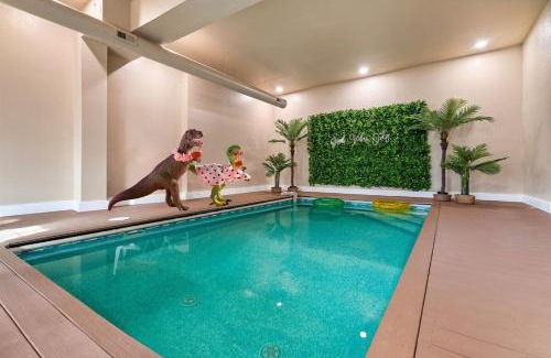 Pigeon Forge House | Discounted! Heated Pool, Theater, Game Room, Pets