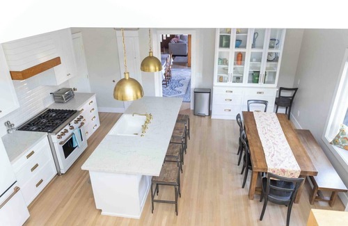 Townsite House | DISCOUNTED rates in September! Book a fall getaway