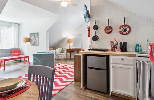 Newport News Apartment | Discover a compact studio with private Chesapeake Bay view, designed for extended stays