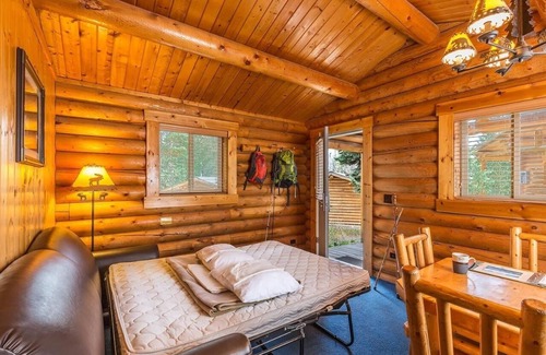 Moran Hotel | Discover a Gem! Three Great Cottages, Close to Attractions