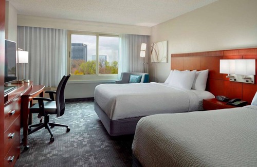 Home Park Hotel | Discover Atlanta's Premier Hotel Experience! 2 Relaxing Units, Pets Allowed!