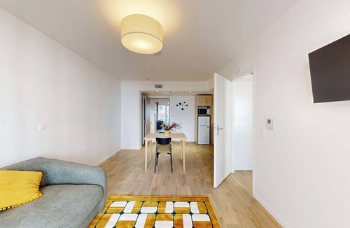 Asnieres-sur-Seine Apartment | Discover our Oya coliving near Paris. Furnished private units with shared spaces