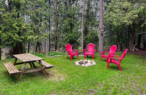 Lion's Head House | Discover our charming 1920s barn conversion, in the heart of the Bruce Peninsula