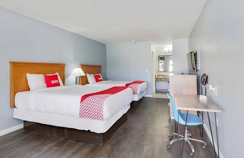 Ingleside Hotel | Discover Port A Nature Preserve + King Bed, Pool & Breakfast