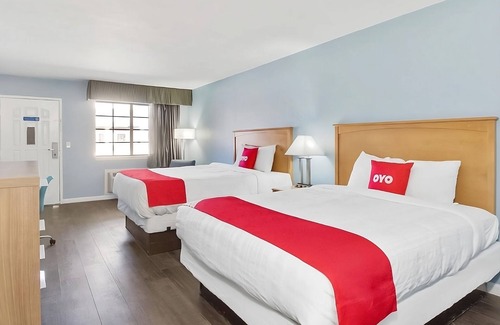 Ingleside Hotel | Discover Port A Nature Preserve + King Bed, Pool & Breakfast