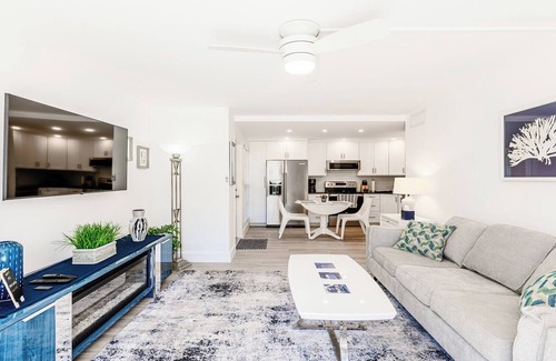 Marco Island Condo | Discover the perfect getaway at Villa De Marco East,