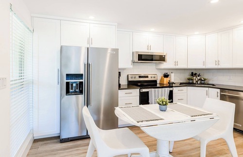 Marco Island Condo | Discover the perfect getaway at Villa De Marco East,