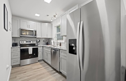 Charlotte House | Discover Urban Luxury: 4-Bedroom Retreat in the Heart of Uptown Charlotte!