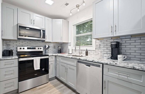 Charlotte House | Discover Urban Luxury: 4-Bedroom Retreat in the Heart of Uptown Charlotte!