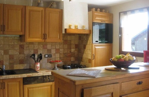 Monetier-les-Bains Ski Chalet | DISCRETELY STYLISE MOUNTAIN CHALET FOR 9 PEOPLE.