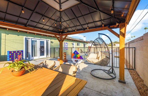 Placentia House | Disneyland Family Rental Pool Sleeps 12 Single Story