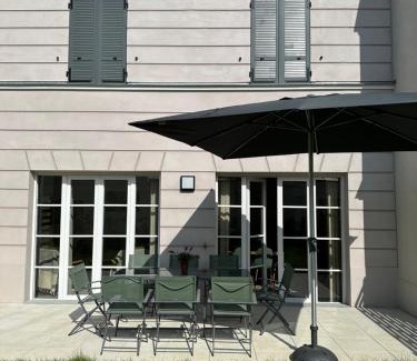 Serris House | Disneyland Paris, vallée village ,Paris , villa, garden , Syline Home, 120 m2