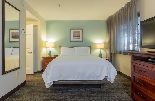 Anaheim Resort Resort | Disneyland Trip Near Coral Tree Park w/Full Kitchens! Pets Allowed & Parking!