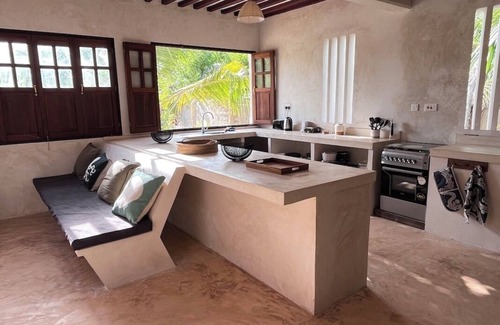 Lamu Villa | Dive in to our pool and feel the breeze at Mbibo House in the Shela sand dunes