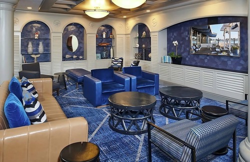 Berkeley Hotel | Dive Into Your Dream Vacation! Pets Allowed, Balcony, Indoor Swimming Pool!