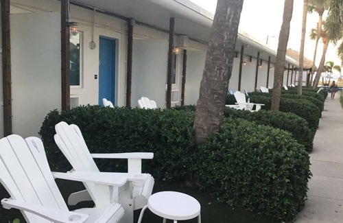 St. Pete Beach Resort | Dive Into Your Dream Vacation! 4 Relaxing Units, Pet-friendly Property, Pool