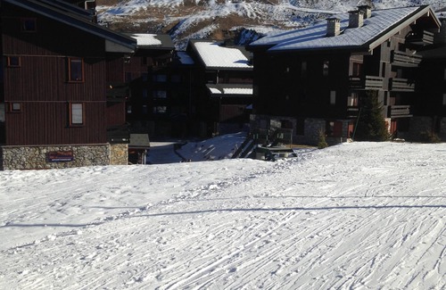 Meribel-Mottaret Apartment | Divisible studio Méribel Mottaret. Skis on the feet. Three Valleys. Free WIFI.