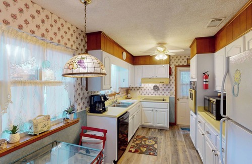 Jekyll Island House | DIXIES RETREAT 3 bedroom, 2 bath