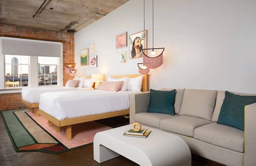 Downtown Dallas Hotel | Dlux Double Queen Room in Canvas Hotel Dallas: Dallas Skyline View!