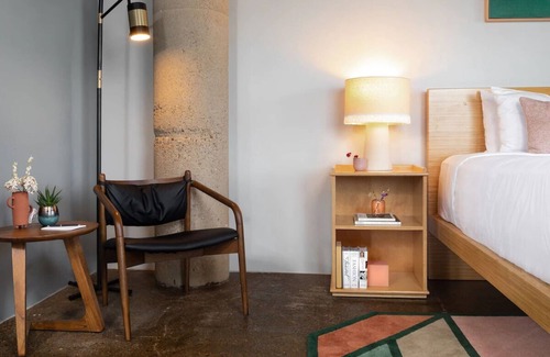 Downtown Dallas Hotel | Dlux King room in Canvas Hotel Dallas! Rooftop edge Pool w/City Views