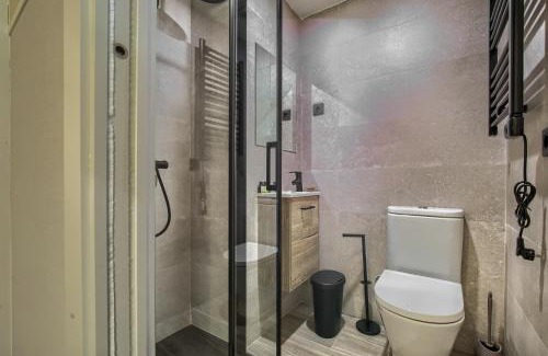 Puerta del Angel Apartment | Dobo Madrid Portugal