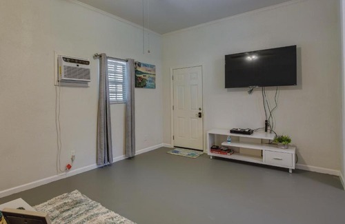 Wills Point House | Dock and Fire Pit Lake Tawakoni Vacation Rental!