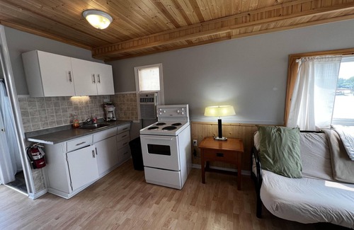 Wasaga Beach Cottage | Dock Life Beach 1 - Cottage 10, Riverside 2 bedroom, 3 min walk to Beach 1