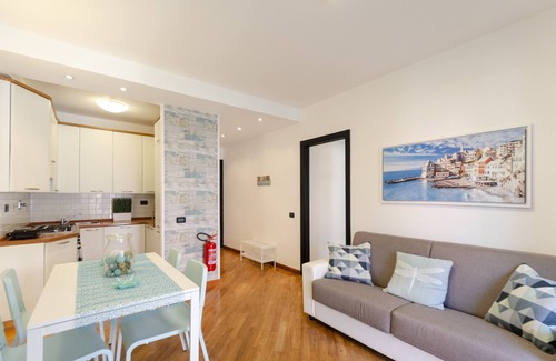 Genoa House | Dock of the Bay Genova 2b/1b + 1 private garage and balcony + 1 Extra garage