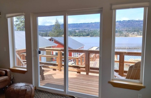 Homer Cabin | Dockside Cabin - Homer Seaplane Base