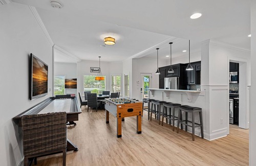 Mayhew House | Dockside Oasis by SoCharm | Newly Renovated, Beautiful Lakeview & Game Room