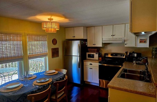 Ocracoke Cottage | Doctor's Orders/Nostalgic Family Cottage with Views of Pamlico Sound and Sunsets