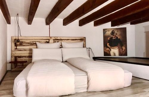 Sant Nicolau Bed & Breakfast | Dog Admiral - Urban Guest House