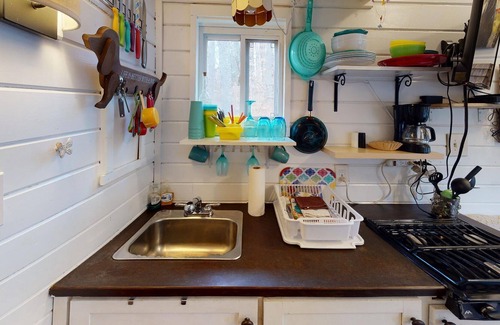 Carbon Hill Cottage | Dog and Butterfly, Hot tub, swimming/fishing pond