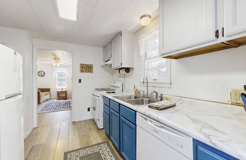 Eagle River House | Dog & Family-Friendly Home w/Free WiFi, Full Kitchen, Flatscreen TV -near lakes