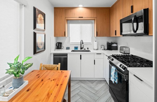 Ocean Beach Apartment | Dog Friendly 1BR Modern Apt 2Blocks 2Beach